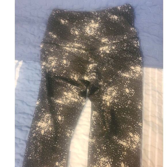 Old Navy Extra High Waisted Power Soft Leggings - Petite Medium - Picture 4 of 4